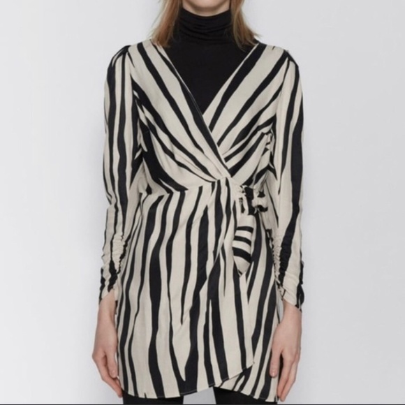 ZARA ZEBRA PRINT WRAP MINI DRESS bloggers favorite - Picture 5 of 15